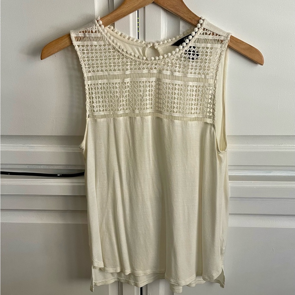 Ivory tank top by H&M ☺️